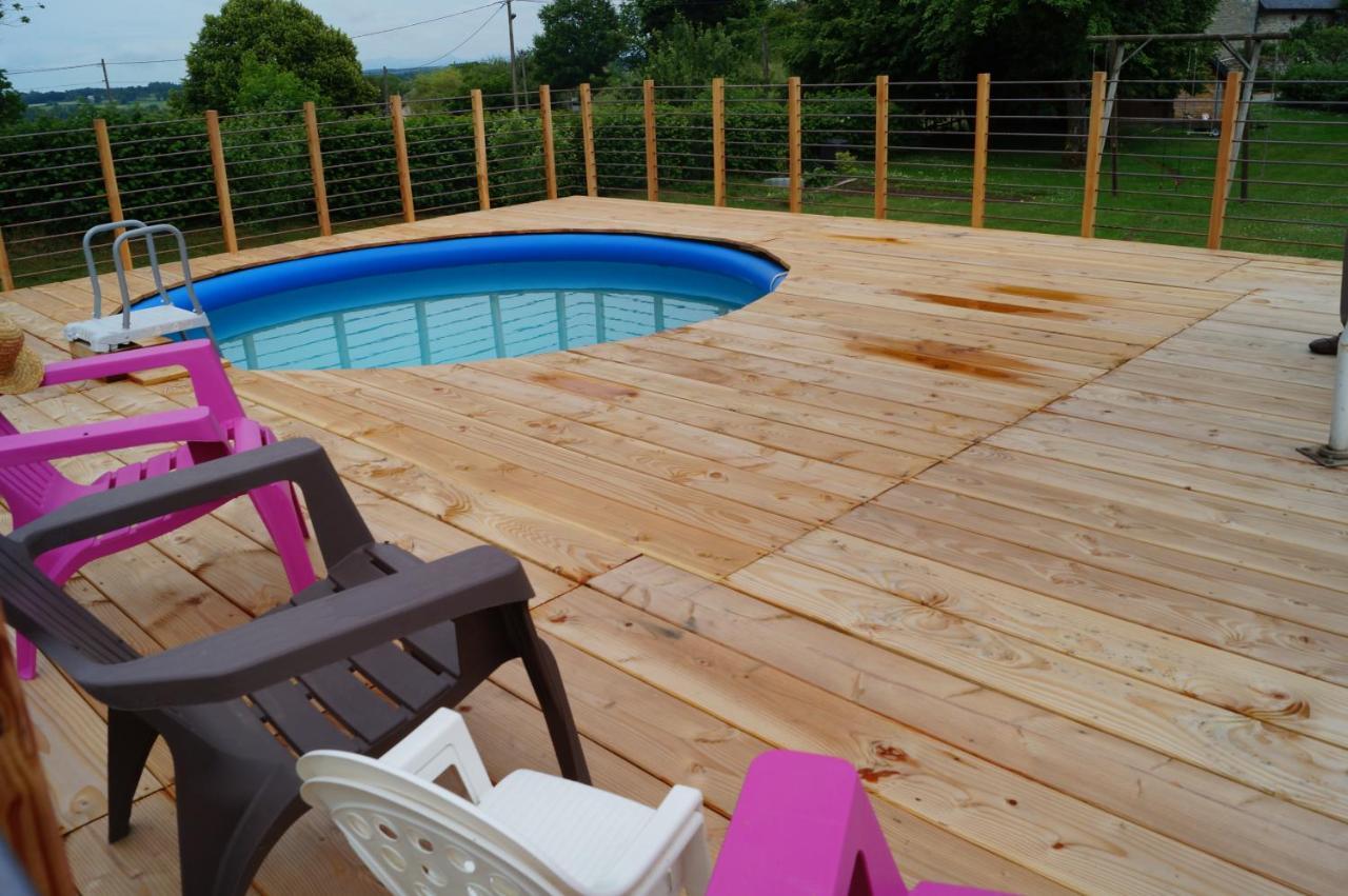 Gîte de 2 à 18 personnes Saint-Exupéry-les-Roches Extérieur photo
